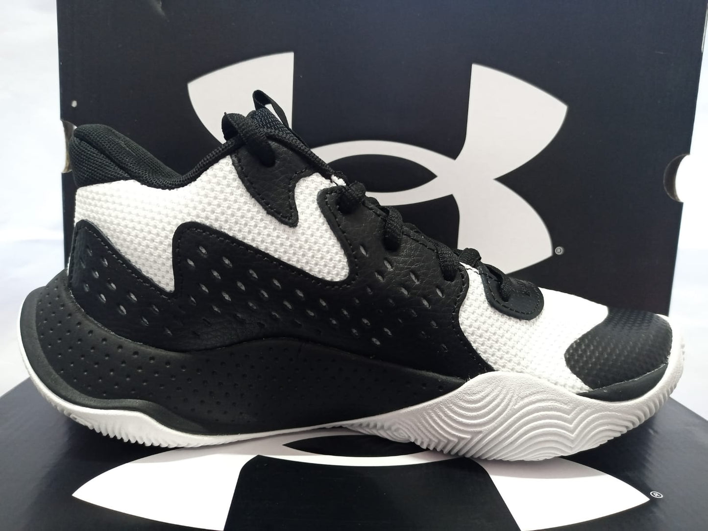Under Armour Jet '23 GS 'White Black Gold'