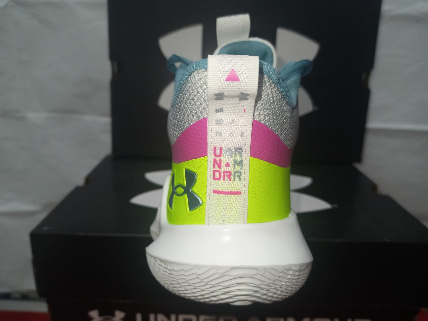 Under Armour Wmns Flow Breakthru 3 'White Lime Surge'