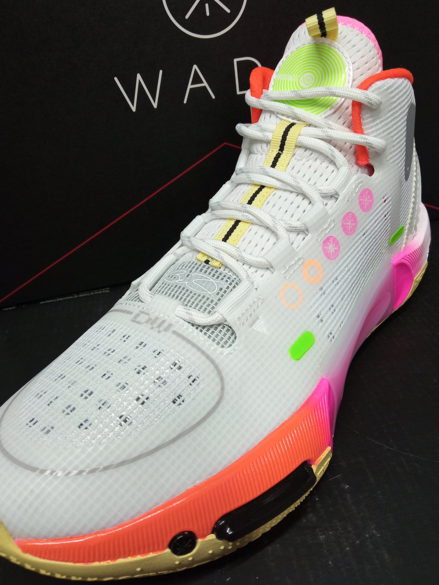 Li-Ning Wade Shadow 4 Blossom