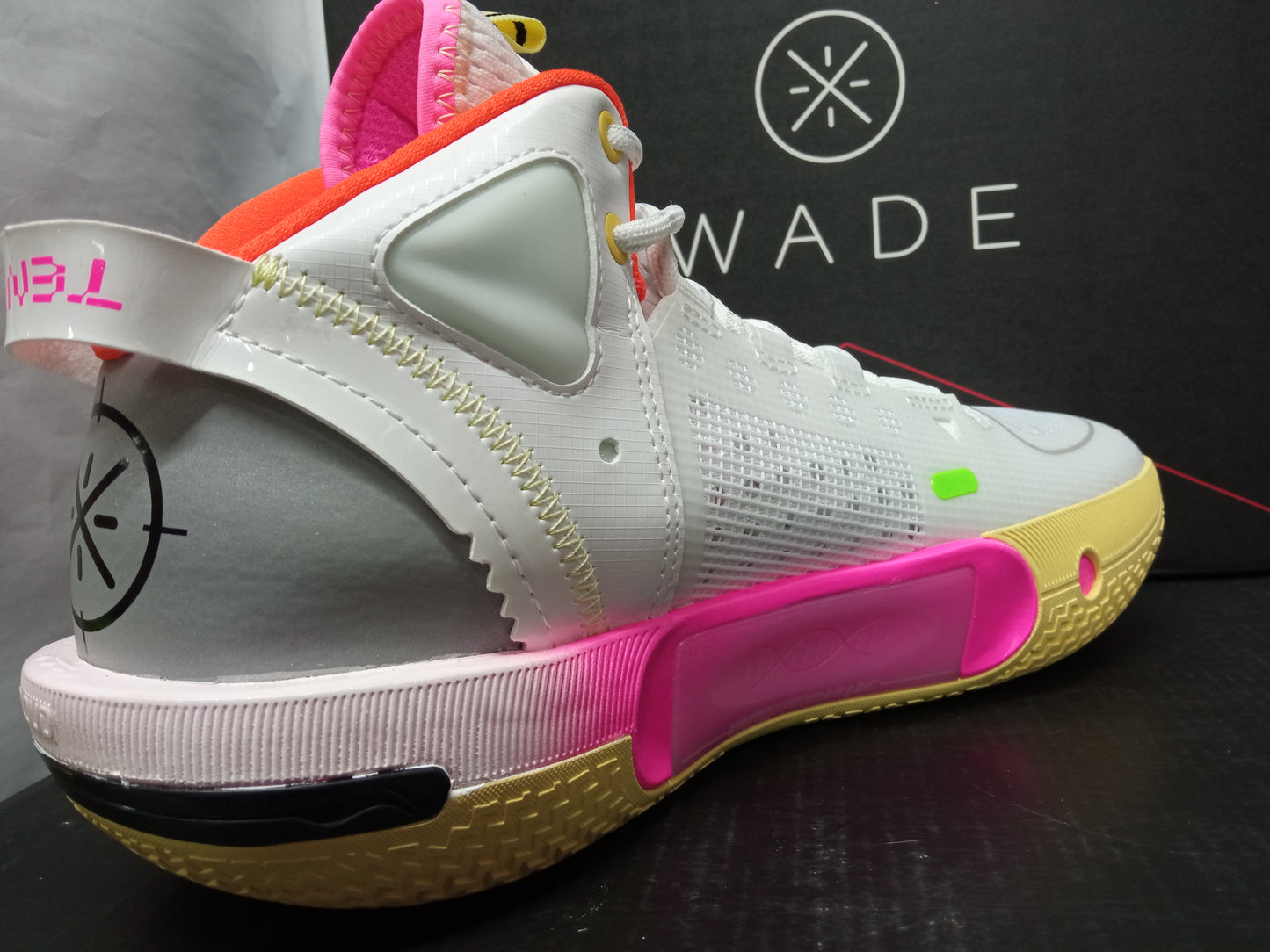Li-Ning Wade Shadow 4 Blossom
