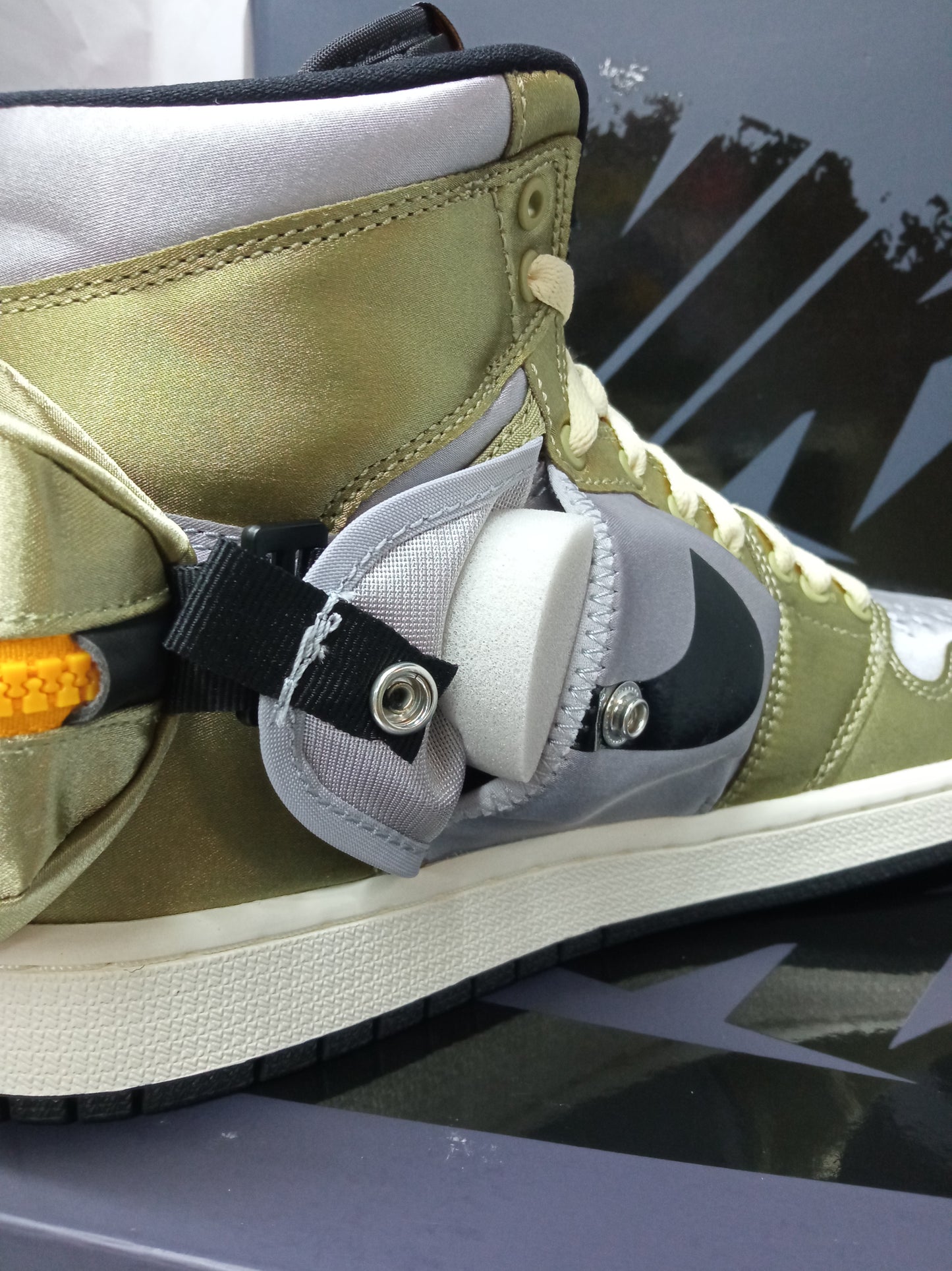Air Jordan 1 Retro High Utility 'Oliva neutral'