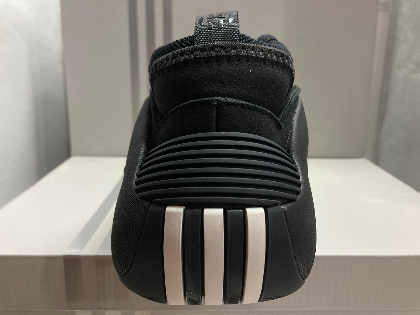 Adidas ´Harden Vol. 8 'Después de horas'