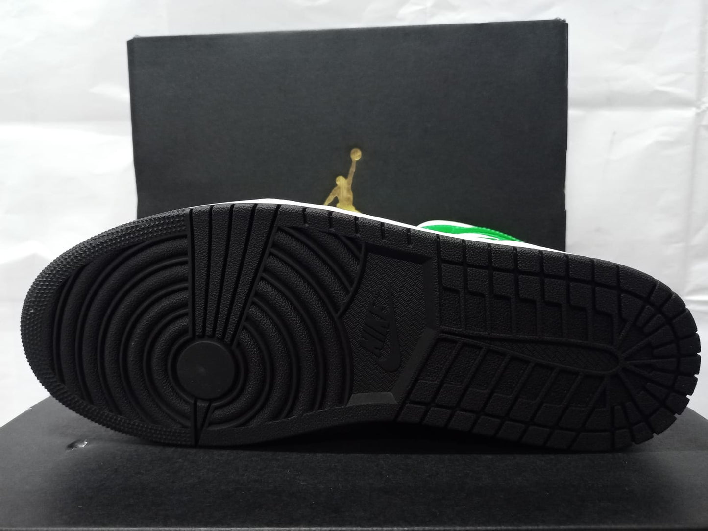 Air Jordan 1 Mid 'Lucky Green'
