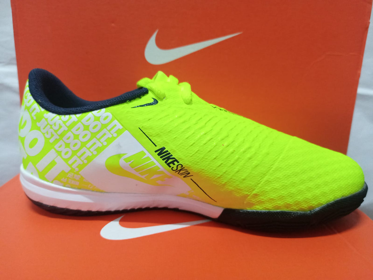 Nike Phantom Venom Academy IC JR â La Casa del Basquet