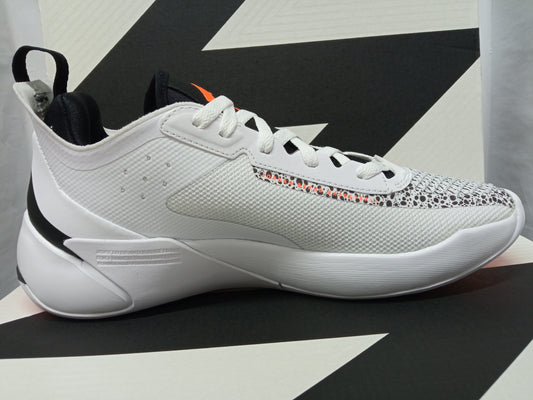 Jordan Luka 1 'The Pitch'