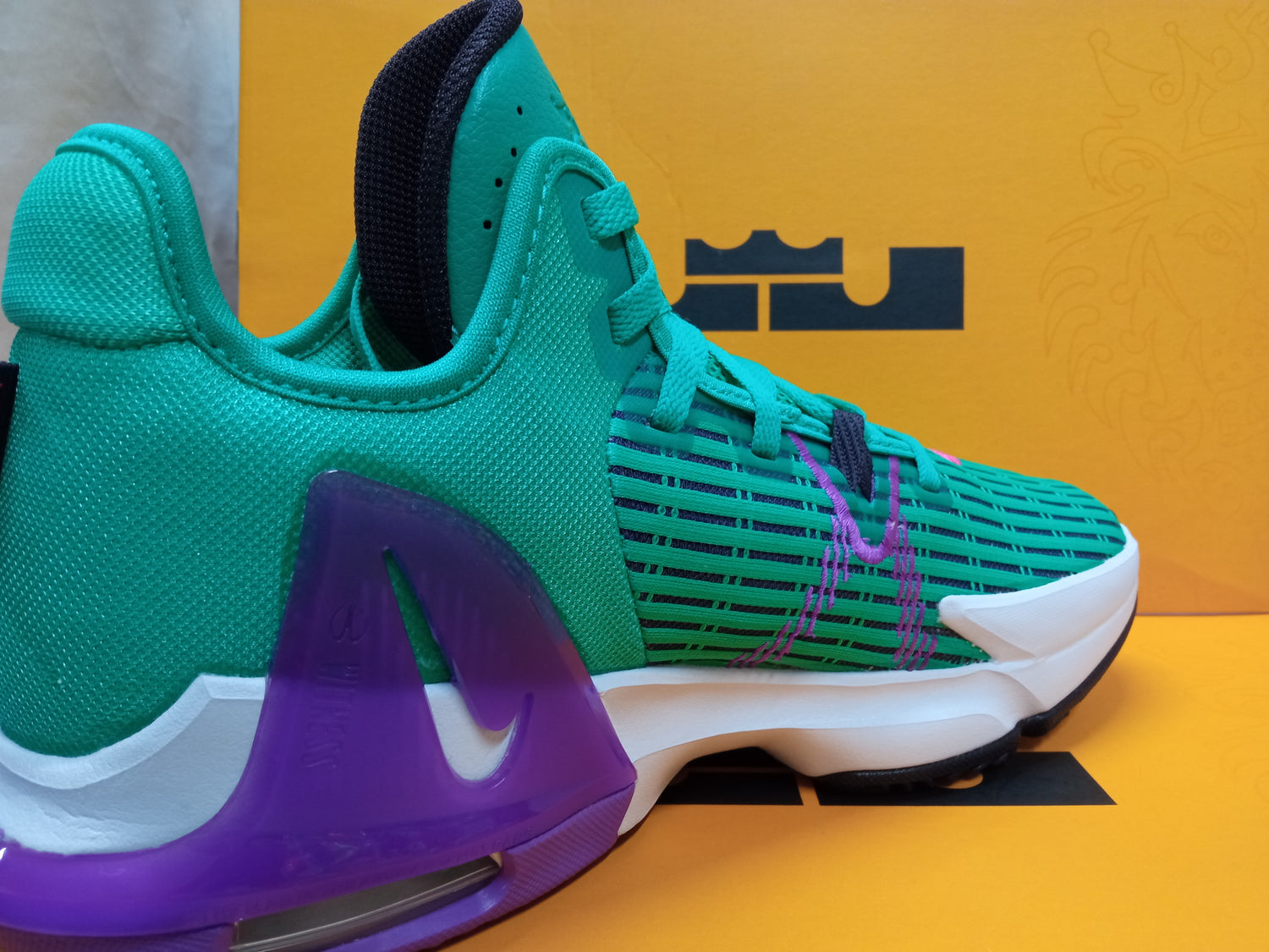 Nike lebron hyper jade shop